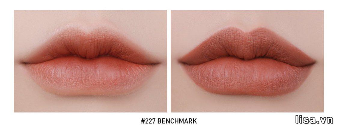 Son 3CE màu 227 Benchmark lên môi ở 2 tone đậm nhạt
