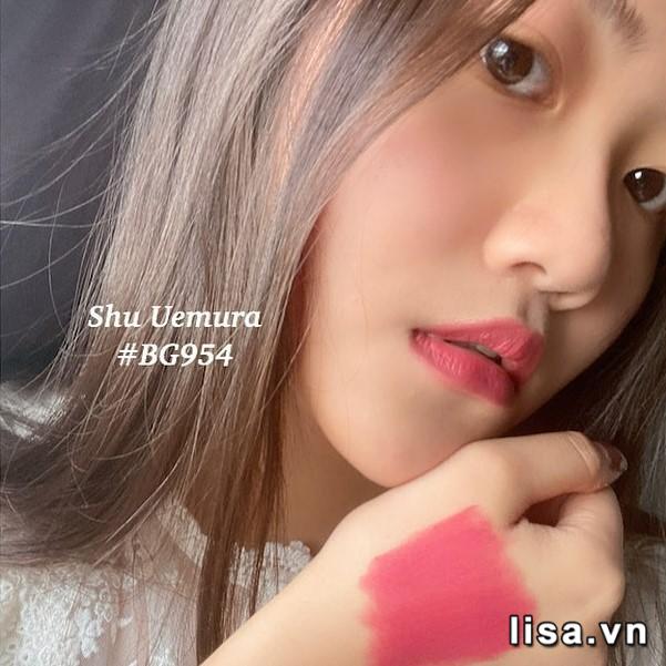 Shu Uemura 954 đỏ hồng đất làm nàng quyến rũ nổi bật hơn