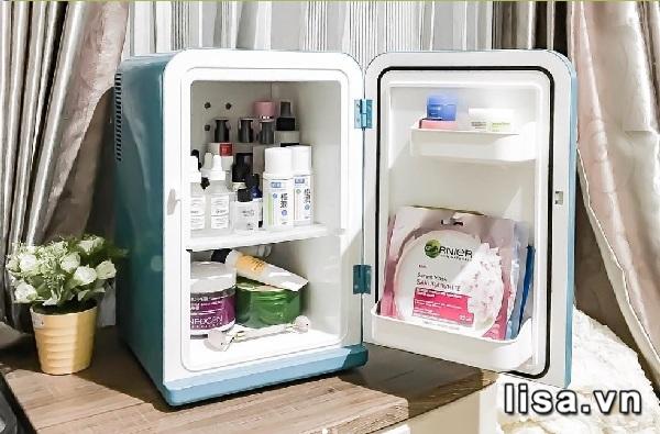 Nên bảo quản son trong ngăn mát tủ lạnh hoặc tủ bảo quản đồ trang điểm