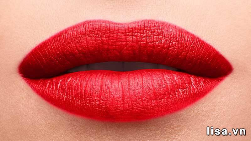 Chất son YSL Rouge Pur Couture Stud Edition 01 Le Rouge lì mịn môi